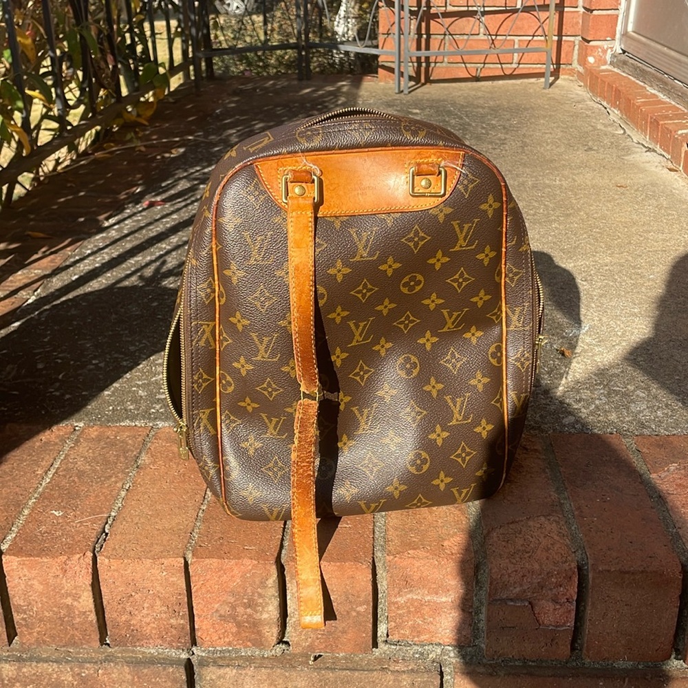 Authentic Louis Vuitton Read Description